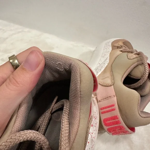 Ugg tennis shoes LA cloud lace fashion sneakers size 9! - Picture 10 of 10